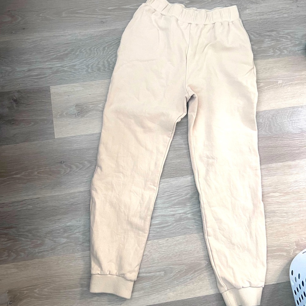 LPA sweatpants. From revolve. Has pockets. Very thick.